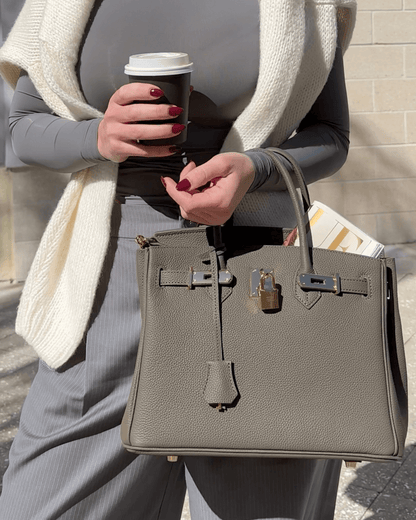 Astrid™ | Tidlös Elegans för Varje Tillfälle ✨